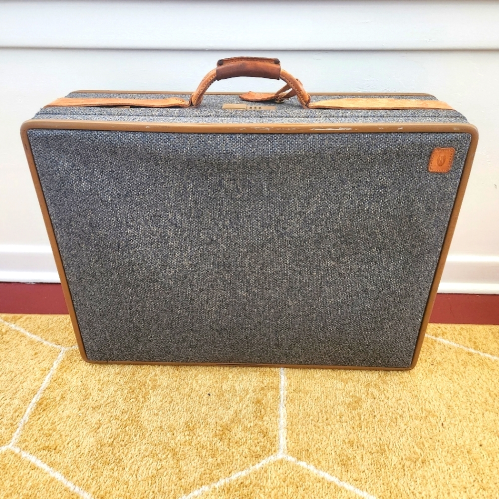 🔥 Vintage Leather locked Tweed Hartmann Luggage